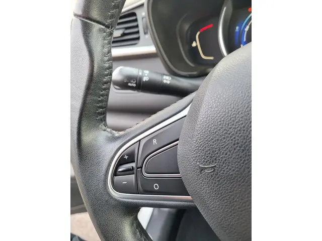 Renault Kadjar 1.2 TCe Bose 2015 Benzine 23