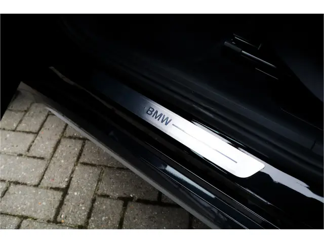 BMW X1 sDrive18i 2023 Benzine 56