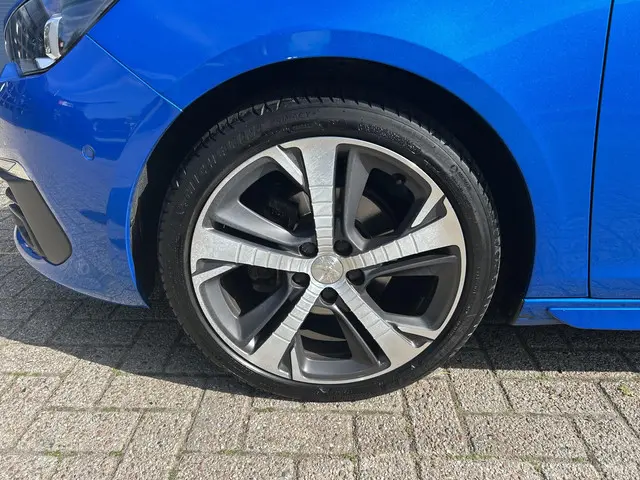 Peugeot 308 SW 1.2 Turbo 130 PK GT 2020 Benzine 32
