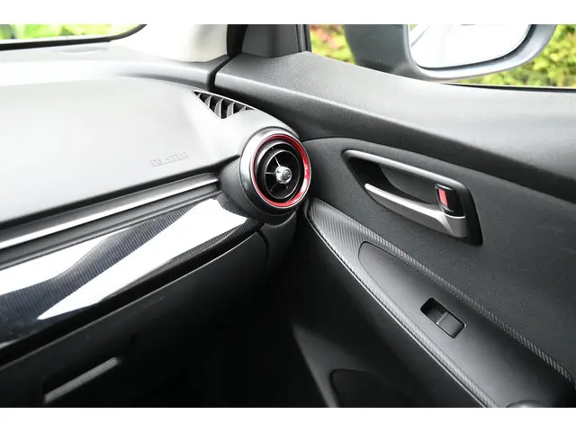 Mazda 2 e-SkyActiv-G 90 6MT Homura 2024 Benzine 26