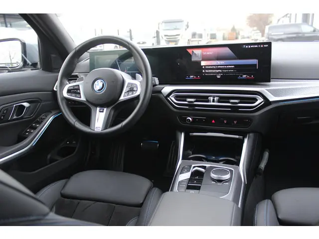 BMW 3 Serie Touring 320e M-Sport 2024 Hybride Benzine 4