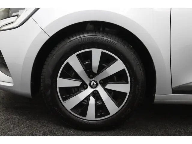 Renault Clio 1.0 TCe 90 Equilibre 2023 Benzine 24