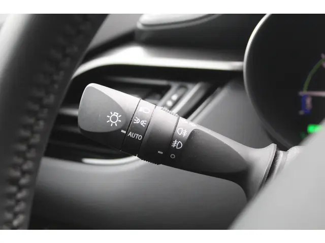 Toyota C-HR 1.8 Hybrid Dynamic 2023 Hybride Benzine 22