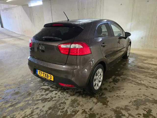 Kia Rio 1.2 CVVT Plus Pack 2012 Benzine 8