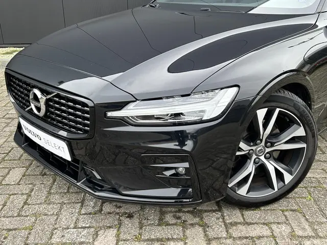 Volvo S60 2.0 B4 R-Design 2021 Benzine 3