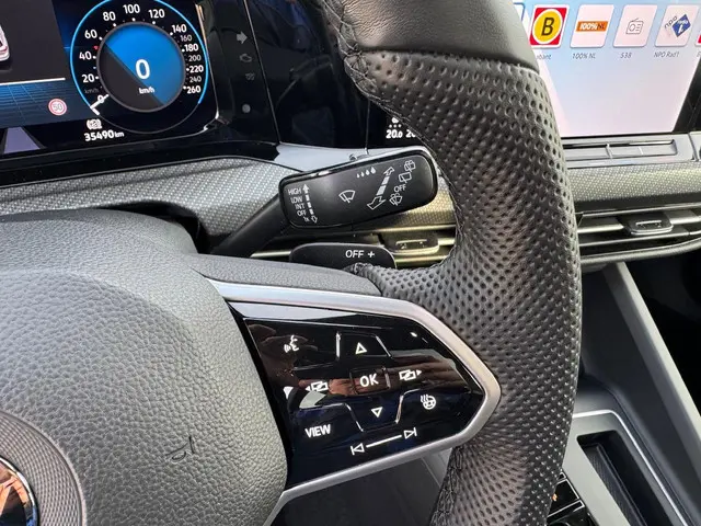 Volkswagen Golf 1.5 eTSI R-Line 2022 Benzine 23