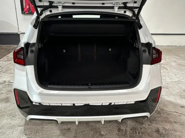 BMW X1 xDrive23i 2023 Benzine 36