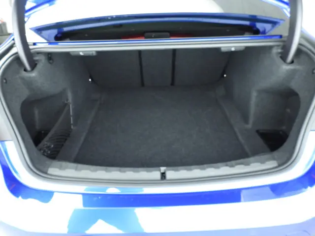 BMW 3 Serie Sedan 330d xDrive 2024 Diesel 9