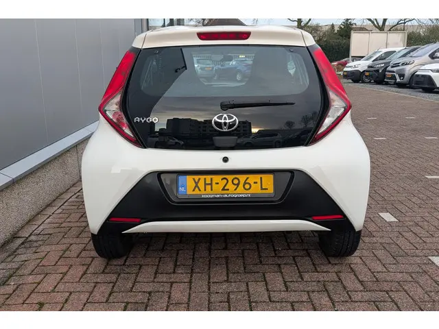 Toyota Aygo 1.0 VVT-i x-fun 2019 Benzine 9