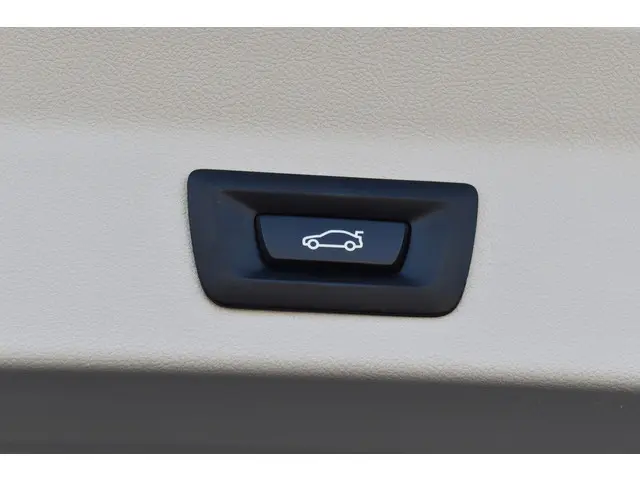 BMW X3 xDrive20i High Executive 2018 Benzine 27