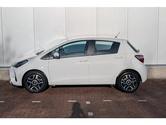 Toyota Yaris 1.5 VVT-i Design Red 2020 Benzine 10