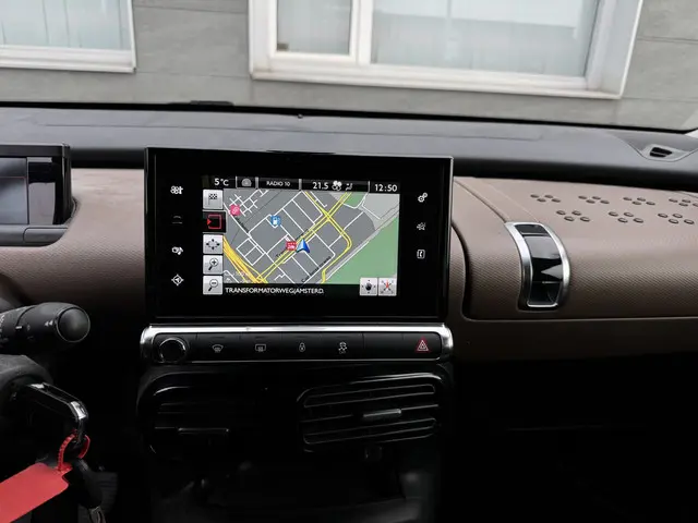 Citroën C4 Cactus 1.2 PureTech Shine 2018 Benzine 14