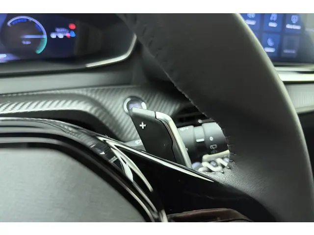 Peugeot 2008 1.2 Hybrid Allure 2025 Hybride Benzine 26