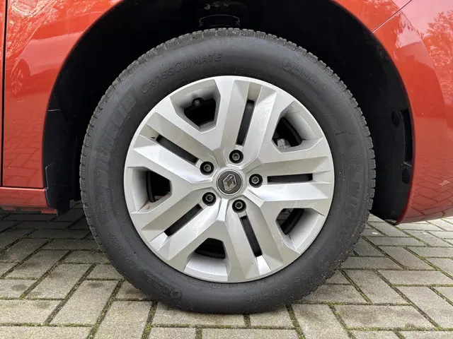 Renault Kangoo Family TCe 130 Techno EDC 2023 Benzine 24