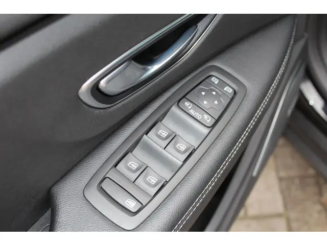 Renault Scénic 1.3 TCe Bose 140 pk 2020 Benzine 19