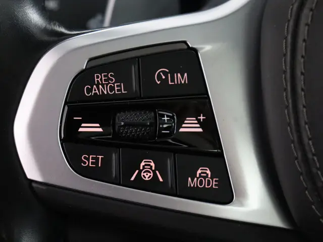 BMW X5 xDrive45e High Executive 2023 Hybride Benzine 12