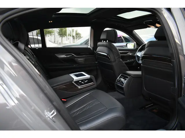 BMW 7 Serie M760Li xDrive 2019 Benzine 106