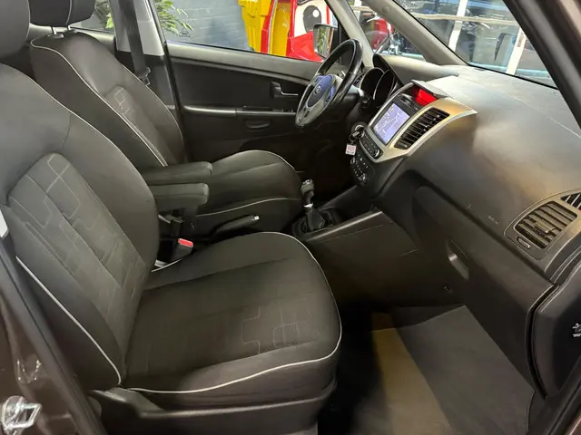 Kia Venga 1.4 CVVT ExecutiveLine 2015 Benzine 10