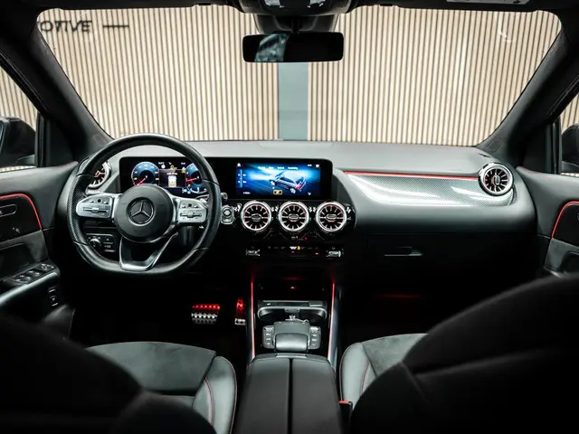 Mercedes-Benz GLA 200 AMG Line 2023 Benzine 18