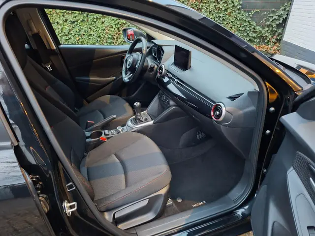Mazda 2 1.5 Skyactiv-G Sportive 2022 Benzine 13