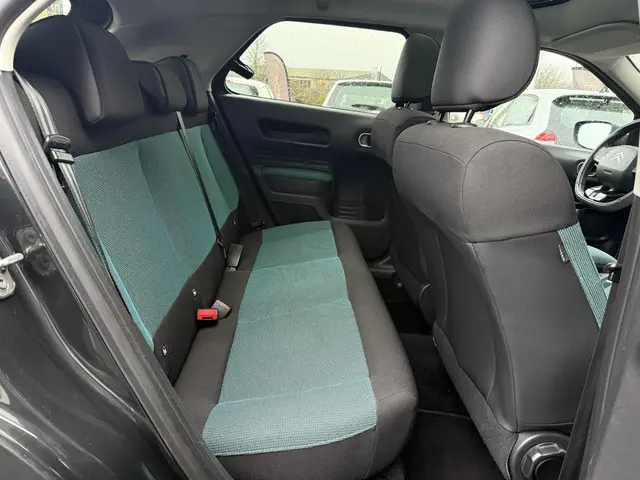 Citroën C4 Cactus 1.2 e-VTi Shine 2015 Benzine 10