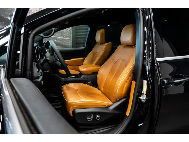 Chrysler Pacifica 3