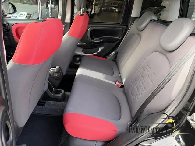 Fiat Panda 0.9 TwinAir Lounge 2015 Benzine 13