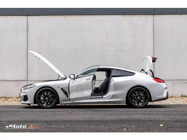 BMW 8 Serie M850i xDrive High Executive 2019 Benzine 8
