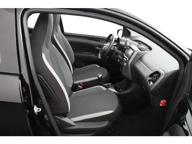 Toyota Aygo 1.0 VVT-i x-play cabrio 2021 Benzine 22