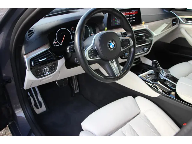 BMW 5 Serie Touring 530d High Executive 2018 Diesel 6
