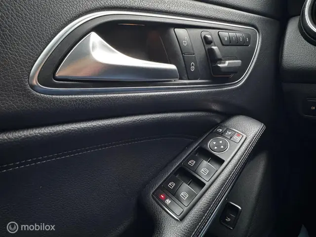 Mercedes-Benz CLA 200 2013 Benzine 12