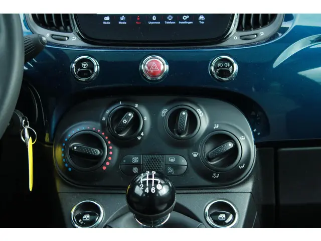 Fiat 500 1.0 Hybrid Dolcevita 2022 Benzine 7