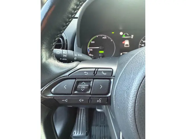 Toyota Yaris 1.5 Hybrid Active 2021 Hybride Benzine 10