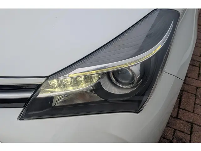 Toyota Yaris 1.5 Hybrid Lease 2015 Hybride Benzine 5