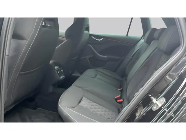 Škoda Kamiq 1.0 TSI Sport Business 2024 Benzine 25