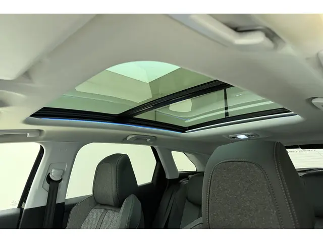 Peugeot 3008 1.6 e-THP Allure 2018 Benzine 36