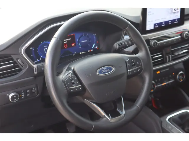 Ford Kuga 1.5 EcoBoost Titanium 2021 Benzine 3