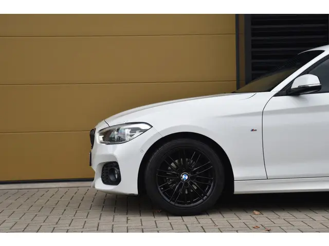 BMW 1 Serie 118i Executive 2018 Benzine 5