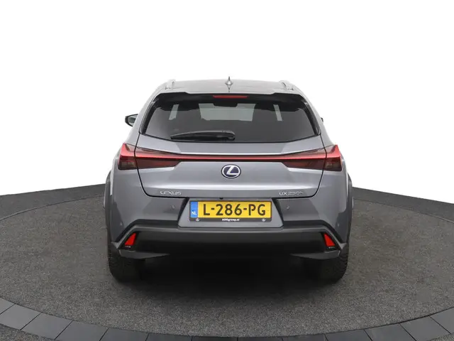 Lexus UX 250h Preference Line 2021 Hybride Benzine 47
