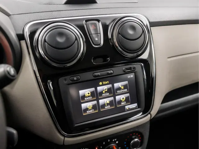 Dacia Lodgy 1.2 TCe Lauréate Sport 2013 Benzine 19