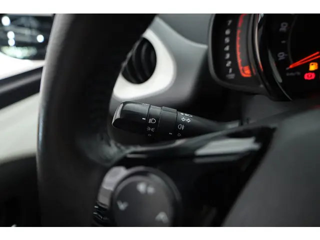Toyota Aygo 1.0 VVT-i x-play 2021 Benzine 9