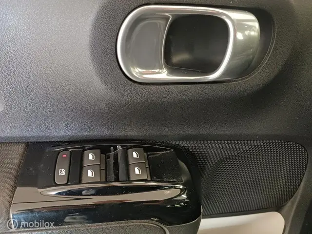 Citroën C3 1.2 S&S Shine 110PK 2017 Benzine 11