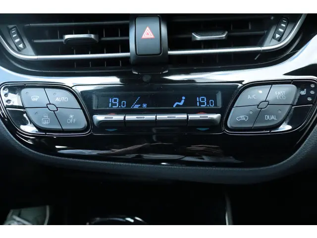 Toyota C-HR 1.8 Hybrid Style 2018 Hybride Benzine 24