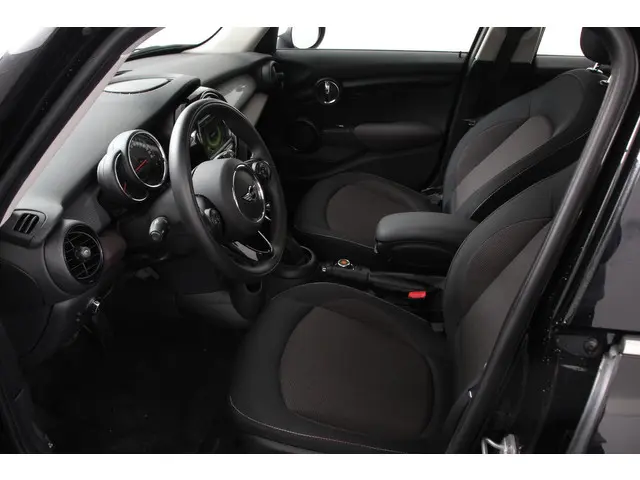 MINI Cooper 1.5 Automaat 5 drs 2018 Benzine 7