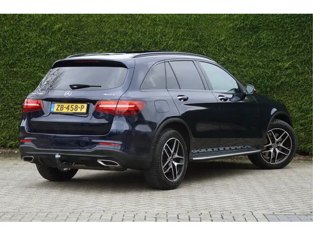 Mercedes-Benz GLC GLC 250 4M AMG line Night 2018 Benzine 2