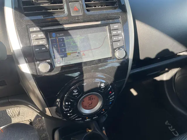 Nissan Micra 1.2 Connect Edition 2015 Benzine 16