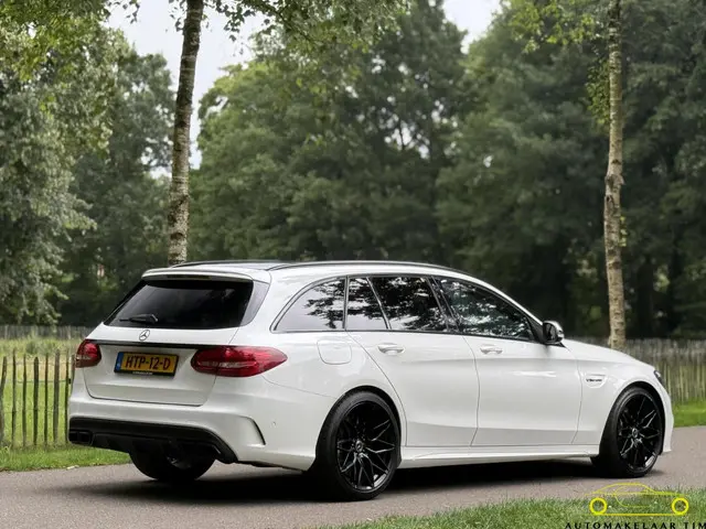 Mercedes-Benz C-Klasse Estate AMG 63 2016 Benzine 12