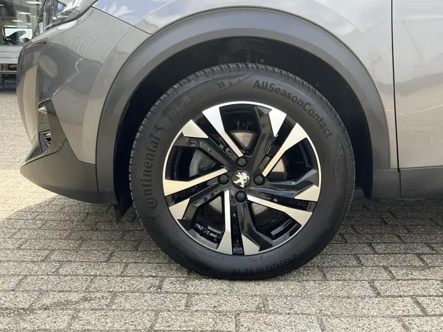 Peugeot 2008 1.2 PureTech Allure Pack 2021 Benzine 39