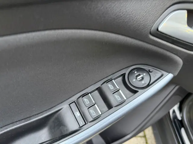Ford Focus 1.6 EcoBoost Edition Plus 2014 Benzine 24