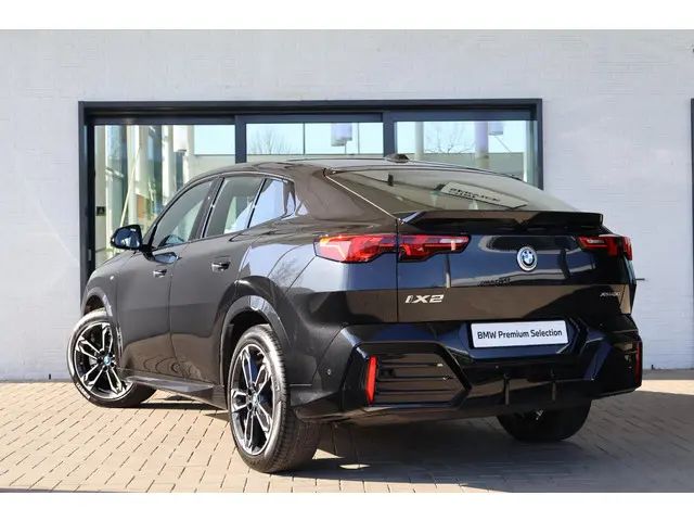 BMW iX2 xDrive30 2024 Elektrisch 2